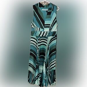 Maison Tara Multicolor Striped sleeveless pleated maxi dress, size 16, NWT